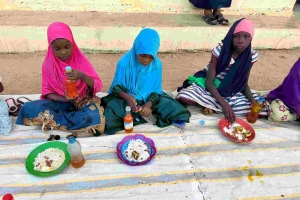 Her Cuma Bereket Sofrası Kuruyoruz