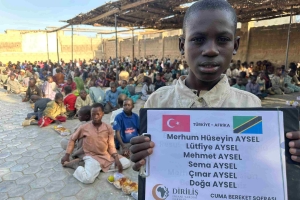 Her Cuma Bereket Sofrası Kuruyoruz