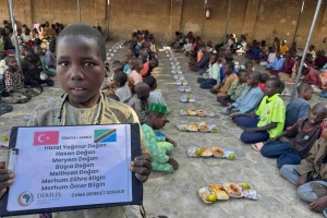 Her Cuma Bereket Sofrası Kuruyoruz