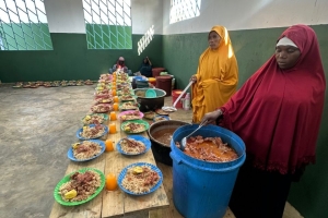 Her Cuma Bereket Sofrası Kuruyoruz